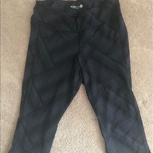 Old Navy Active High Waist Plus Size Crops - XL